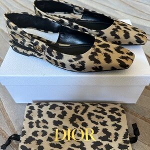 Dior Mizza slingback flat shoes. Black and Tan Leopard Print